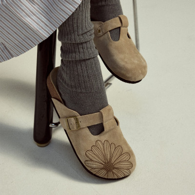 CLASSIQUE T-STRAP SUEDE MULE